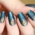 Un nail-art facile et rapide au scotch : la manucure trianglesTribulons